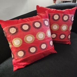 Set Of 2 Red Circle Pattern Throw Pillows